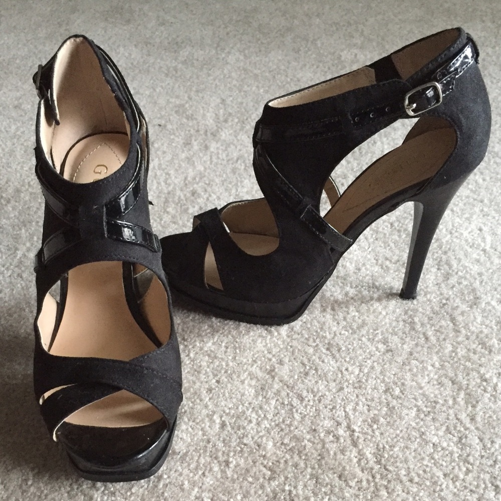 Guess cutout pumps
